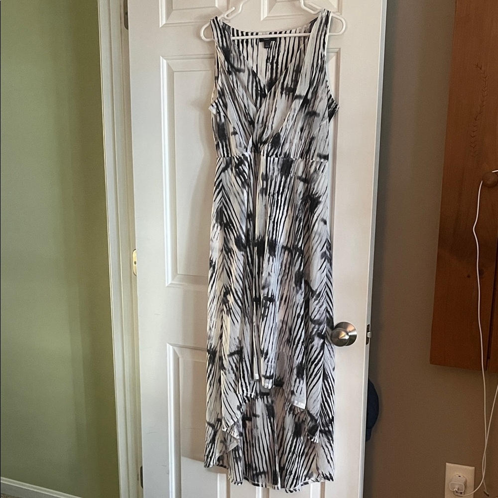 Simply Vera Vera Wang Black and White High Low Dress